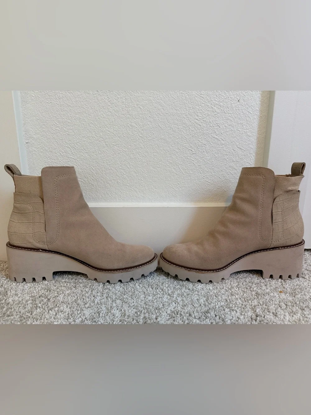 Dolce Vita Huey H20 Chelsea Lug Sole Bootie - Dune Suede